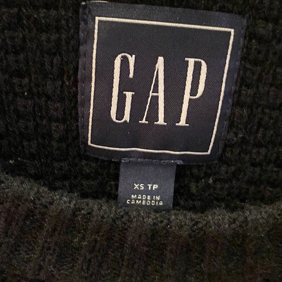 Black sweater. - Picture 3 of 3